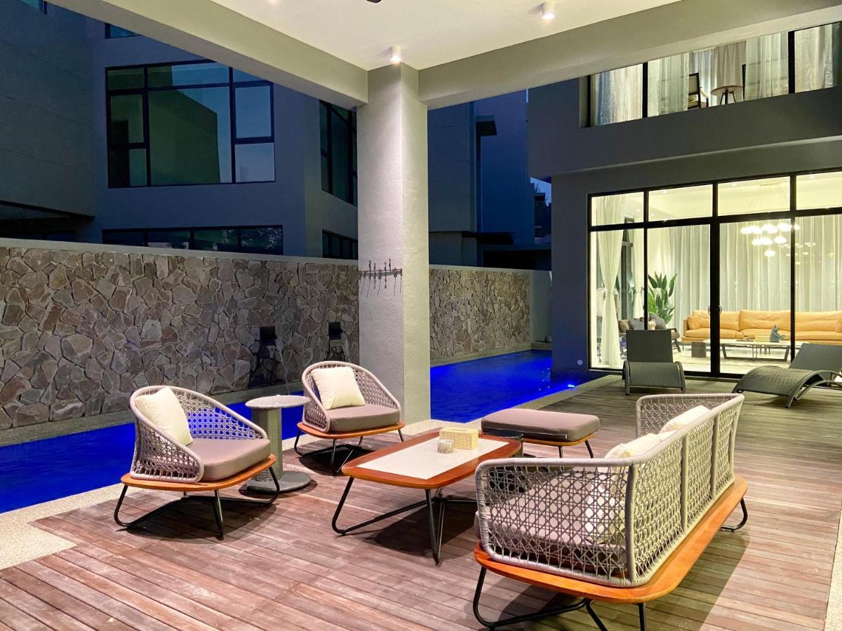 Molly Luxury Private Pool Bungalow茉莉的家豪华私人泳池别墅 Pantai Cenang  Exterior photo